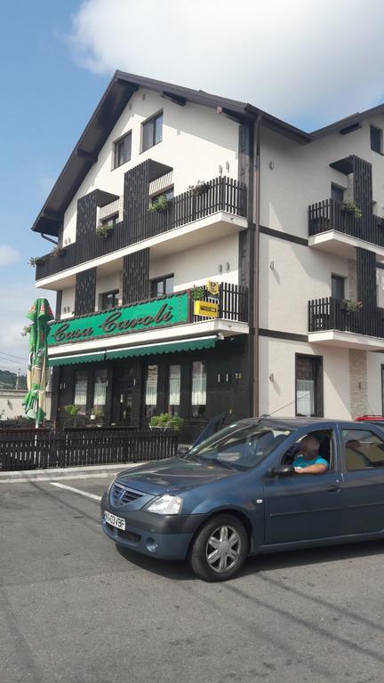 Casa Caroli Hotel Zsilvásárhely Kültér fotó