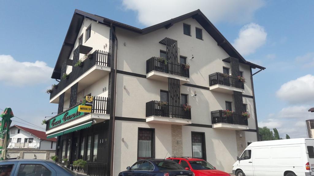 Casa Caroli Hotel Zsilvásárhely Kültér fotó
