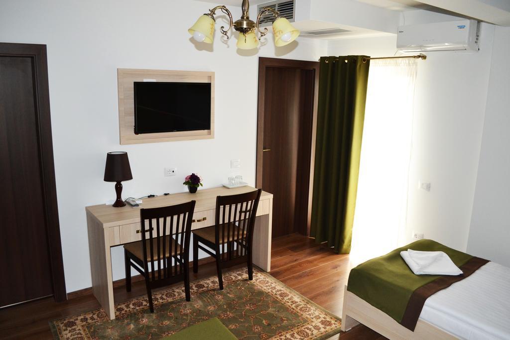 Casa Caroli Hotel Zsilvásárhely Kültér fotó