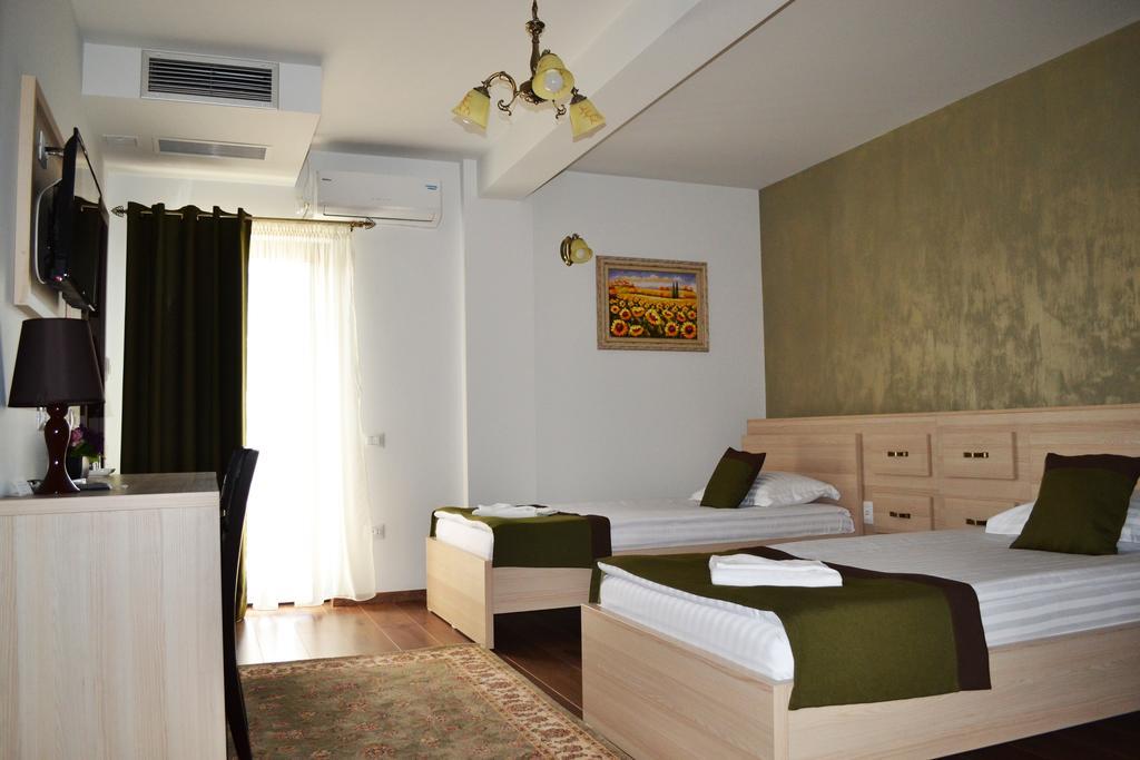 Casa Caroli Hotel Zsilvásárhely Kültér fotó